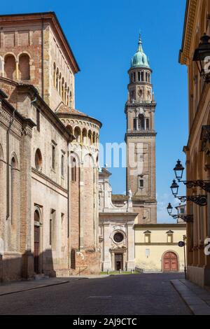 Parma - auf den Dom und die barocke Kirche Chiesa di San Giovanni Evangelista (Johannes der Evangelist). Stockfoto