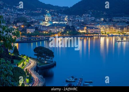 Comer See - Die Stadt mit der Kathedrale und dem Comer See. Stockfoto