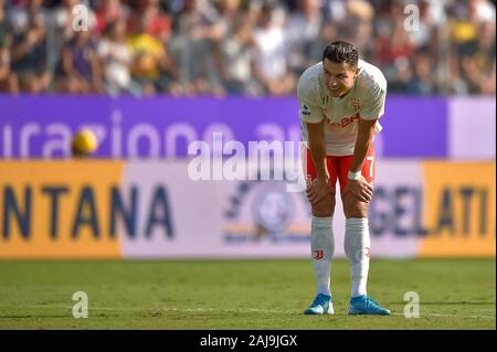 Florenz, Italien. 14. September 2019: Cristiano Ronaldo von Juventus Turin FC sieht während der Serie ein Fußballspiel zwischen ACF Fiorentina und Juventus FC niedergeschlagen. Das Spiel endete mit einem 0:0 unentschieden. Credit: Nicolò Campo/Alamy leben Nachrichten Stockfoto