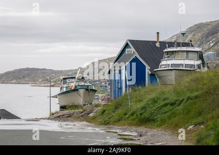 Qaqortoq ist die bevölkerungsreichste Stadt im südlichen Grönland, und Grönlands viertgrößte Stadt. Es ist eine Hafenstadt, und die Fischerei ist ein wichtiger Industriezweig. Stockfoto