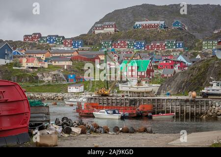 Qaqortoq ist die bevölkerungsreichste Stadt im südlichen Grönland, und Grönlands viertgrößte Stadt. Es ist eine Hafenstadt, und die Fischerei ist ein wichtiger Industriezweig. Stockfoto