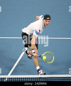 Brisbane, Australien. 3 Jan, 2020. Jan-Lennard Struff Deutschland liefert einen Schuß beim ATP-WM Gruppe F gegen Nick Kyrgios in Australien in Brisbane, Australien, am Jan. 3, 2020. Credit: Bai Xuefei/Xinhua/Alamy leben Nachrichten Stockfoto