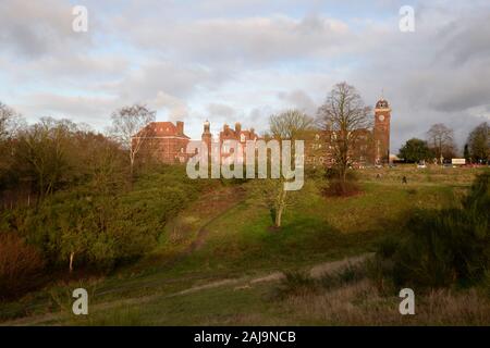 Britannia Kasernen, an Mousehold Heide, die als regimental Home für das Royal Norfolk Regiment zwischen 1885 und 1887 diente, ist jetzt aber unbenutzt und überlebt als Teil der HMP Norwich, Norwich, Norfolk. Stockfoto
