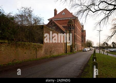 Britannia Kasernen, an Mousehold Heide, die als regimental Home für das Royal Norfolk Regiment zwischen 1885 und 1887 diente, ist jetzt aber unbenutzt und überlebt als Teil der HMP Norwich, Norwich, Norfolk. Stockfoto