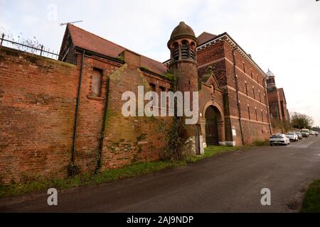 Britannia Kasernen, an Mousehold Heide, die als regimental Home für das Royal Norfolk Regiment zwischen 1885 und 1887 diente, ist jetzt aber unbenutzt und überlebt als Teil der HMP Norwich, Norwich, Norfolk. Stockfoto