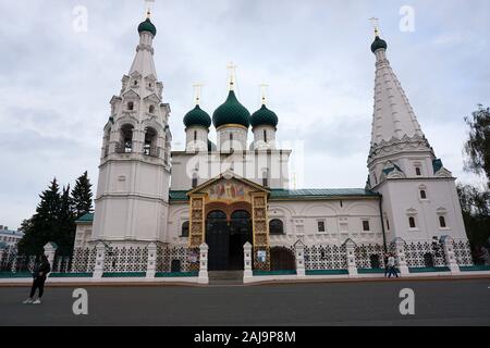 Die erste Kirche in Jaroslawl zu St Elia widmet, wie es auf dieser Saint fest, dass Jaroslaw der Weise den Bären erschlagen und eroberten das Gebiet wurde Stockfoto