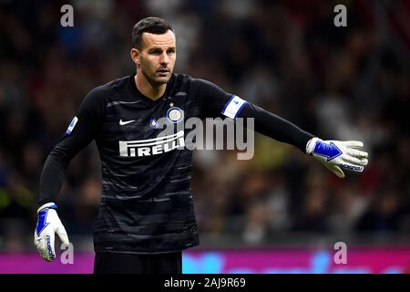 Mailand, Italien. 21. September 2019: Samir Handanovic des FC Internazionale Gesten während der Serie ein Fußballspiel zwischen AC Mailand und FC Internazionale. FC Internazionale gewann 2-0 über AC Mailand. Credit: Nicolò Campo/Alamy leben Nachrichten Stockfoto