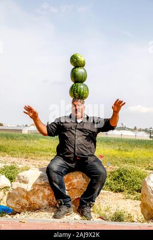 Palästinensischen Verkauf von Wassermelonen bei al-jalameh Checkpoint (Israel - Palästina Grenze) Stockfoto