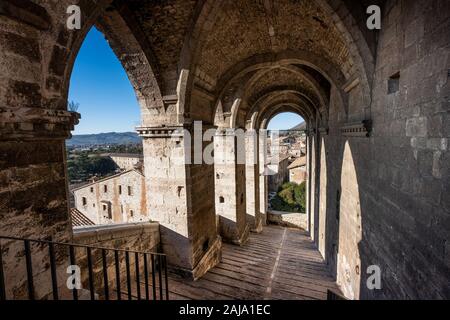 Der Palazzo dei Consoli in Piazza Grande befindet, stellt eine der eindrucksvollsten öffentlichen Gebäuden in Italien in Gubbio, mittelalterliche Stadt in Umbri Stockfoto