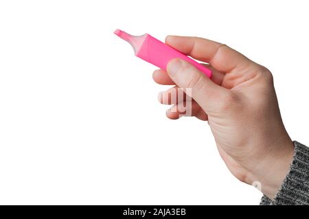 Kaukasische Mann, der mit einem rosa Textmarker, auf weißem Hintergrund Stockfoto