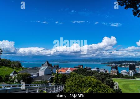 Hafen von Wellington von der Seilbahnstation, Kelburn, Wellington, Neuseeland gesehen Stockfoto