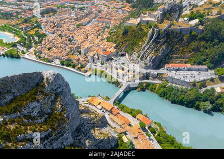 Digne-les-Bains ist eine französische Gemeinde im Département Alpes-de-Haute-Provence Abteilung Stockfoto