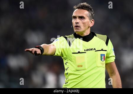 Turin, Italien. 19. Oktober, 2019: Schiedsrichter Massimiliano Irrati Gesten während der Serie ein Fußballspiel zwischen Juventus FC und FC Bologna. FC Juventus gewann 2-1 über FC Bologna. Credit: Nicolò Campo/Alamy leben Nachrichten Stockfoto