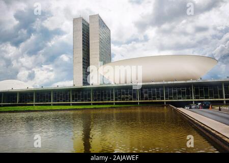Brasilia, Brasilien - November 20, 2015: Ansicht der Brasilianischen National Congress Gebäude, die gesetzgebende Körperschaft des Bundes der brasilianischen Regierung in Brasilia, Stockfoto