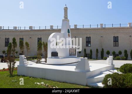 Sewastopol, Krim, Russland - Juli 25, 2019: Denkmal auf das Massengrab der Verteidiger des Konstantinovsky Batterie 1941-1942 in der Hero City von S Stockfoto