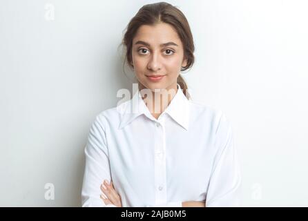 Porträt einer erfolgreichen jungen indischen Geschäftsfrau. Stockfoto