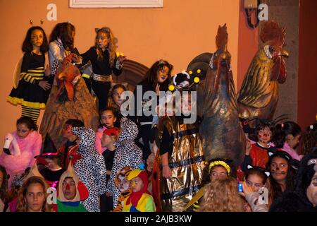 Carroza participando en el Carnaval de Gáldar Stockfoto