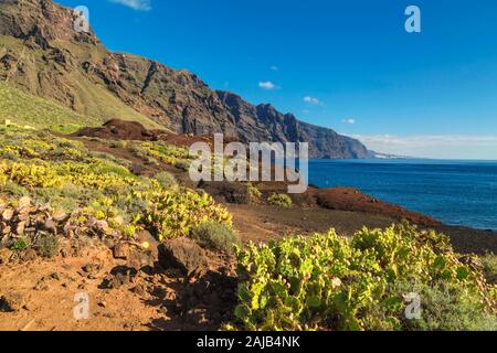 Blick auf die Berge in der Nähe von Punto Teno Leuchtturm im Norden - Westküste von Teneriffa, Kanarische Inseln Stockfoto