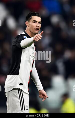 Turin, Italien - 15 Dezember, 2019: Cristiano Ronaldo von Juventus Turin FC Gesten während der Serie ein Fußballspiel zwischen FC Juventus und Udinese Calcio. FC Juventus gewann 3-1 über Udinese Calcio. Credit: Nicolò Campo/Alamy leben Nachrichten Stockfoto