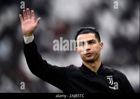 Turin, Italien - 15 Dezember, 2019: Cristiano Ronaldo von Juventus Turin FC Gesten vor der Serie ein Fußballspiel zwischen FC Juventus und Udinese Calcio. FC Juventus gewann 3-1 über Udinese Calcio. Credit: Nicolò Campo/Alamy leben Nachrichten Stockfoto