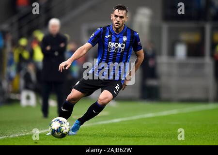 Mailand, Italien - 06. November 2019: Rafael Toloi von Atalanta BC in Aktion während der UEFA Champions League Fußballspiel zwischen Atalanta BC und Manchester City FC. Das Match endete mit einem 1-1 Unentschieden. Credit: Nicolò Campo/Alamy leben Nachrichten Stockfoto