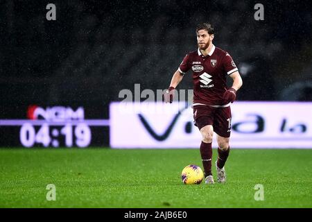Turin, Italien - 23 November, 2019: Cristian Ansaldi von Torino FC in Aktion während der Serie ein Fußballspiel zwischen Torino FC und FC Internazionale. FC Internazionale gewann 3-0 über Torino FC. Credit: Nicolò Campo/Alamy leben Nachrichten Stockfoto