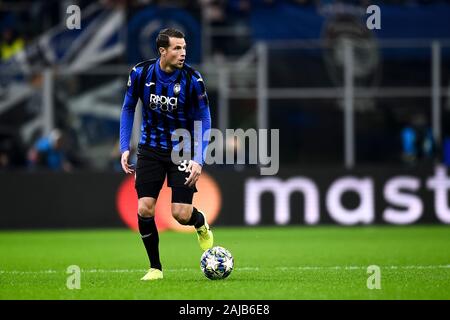 Mailand, Italien - 06. November 2019: Hans Hateboer von Atalanta BC in Aktion während der UEFA Champions League Fußballspiel zwischen Atalanta BC und Manchester City FC. Das Match endete mit einem 1-1 Unentschieden. Credit: Nicolò Campo/Alamy leben Nachrichten Stockfoto