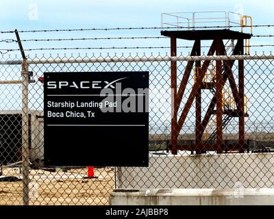 Starship Landeplatz an SpaceX in Boca Chica, Texas, ist wo Elon Musk Passagiere bis 2020 gestartet. Heißlauf des SN1 Motor am 7. Januar 2020. Ein Flight Design Prototyp der Starship ist im Bau. Moschus sagt, er hofft das Raumschiff wird in zwei oder drei Monate nach dem Beginn des neuen Jahres. Stockfoto