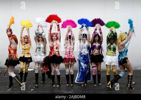 Turin, Italien - 15 April 2018: Cosplayer Proben vor einem Cosplay Wettbewerb während der Messe die 'Torino Comics'. Credit: Nicolò Campo/Alamy leben Nachrichten Stockfoto