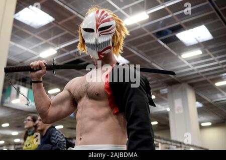 Turin, Italien - 15 April 2018: ein cosplayer gekleidet, wie Kratos aus "God of War"-Spiel posiert für ein Foto während der Messe die 'Torino Comics'. Credit: Nicolò Campo/Alamy leben Nachrichten Stockfoto