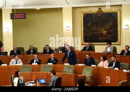 Turin, Italien - 01 Juli, 2019: Alberto Cirio, Präsident von Piemont, spricht während der ersten Sitzung des neuen regionalen Rat des Piemont. Die Region Piemont gewählt Der neue Regionalrat mit den Stimmen von 26. Mai 2019. Credit: Nicolò Campo/Alamy leben Nachrichten Stockfoto