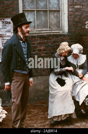 1986 - Hinter den Kulissen Bild in der Verfilmung der BBC-Serie David Copperfield - In whitby, North Yorkshire - Juni 1986 (Extras pass Zeit zwischen Scenes) Stockfoto