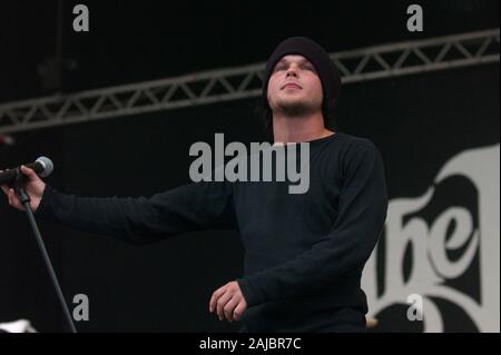 Bologna, Italien, 12.-13. Juni 2004, Musik Festival live Konzerte" Flippaut Festival' in der Arena Parco Nord von Bologna: der Sänger von The Rasmus Lauri Ylonen während des Konzerts Stockfoto