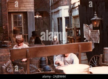 1986 - Hinter den Kulissen Bild in der Verfilmung der BBC-Serie David Copperfield - genommen, Whitby, North Yorkshire - Juni 1986 (Schauspieler Colin Hurley in weiße Kappe) - Stockfoto