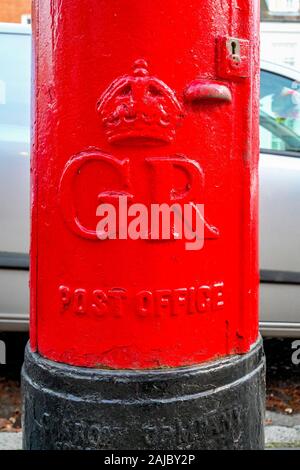 King George, Era, rote Säule, Post Office Letter Box, Warwick, Warwickshire, England, Großbritannien Stockfoto