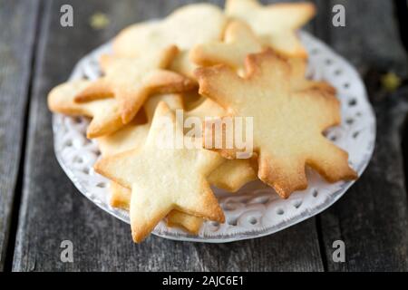 Selbst gebackene Weihnachtsplätzchen Stockfoto