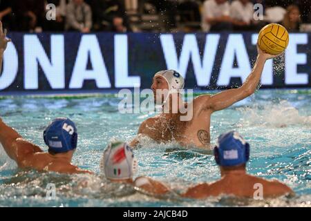 Cuneo, Italien. 3 Jan, 2020. Gonzalo echenique (Italia) beim Internationalen viereckigen - Italien vs Griechenland, Wasserball italienische Nationalmannschaft in Cuneo, Italien, 03 Januar 2020 - LPS/Claudio Benedetto Credit: Claudio Benedetto/LPS/ZUMA Draht/Alamy leben Nachrichten Stockfoto