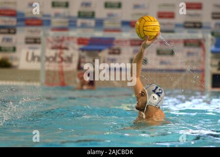 Cuneo, Italien. 3 Jan, 2020. Vincenzo dolce (Italia) beim Internationalen viereckigen - Italien vs Griechenland, Wasserball italienische Nationalmannschaft in Cuneo, Italien, 03 Januar 2020 - LPS/Claudio Benedetto Credit: Claudio Benedetto/LPS/ZUMA Draht/Alamy leben Nachrichten Stockfoto