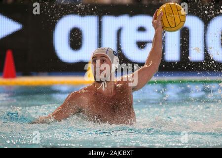 Cuneo, Italien. 3 Jan, 2020. Gonzalo echenique (Italia) beim Internationalen viereckigen - Italien vs Griechenland, Wasserball italienische Nationalmannschaft in Cuneo, Italien, 03 Januar 2020 - LPS/Claudio Benedetto Credit: Claudio Benedetto/LPS/ZUMA Draht/Alamy leben Nachrichten Stockfoto