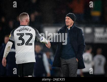 Derby, Großbritannien. 02 Jan, 2020. Barnsley Manager Gerhard Struber & Wayne Rooney (Player-Coach) von Derby County während der Sky Bet Championship Match zwischen Derby County und Barnsley an der Ipro Stadion, Derby, England am 2. Januar 2020. Foto von Andy Rowland. Credit: PRiME Media Images/Alamy leben Nachrichten Stockfoto