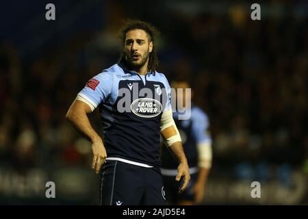 Cardiff, Großbritannien. 03 Jan, 2020. Josh Navidi der Cardiff Blues an schaut. Guinness Pro 14 Rugby-Spiel, Cardiff Blues v Scarlets am BT Sport Cardiff Arms Park in Cardiff am Freitag, 3. Januar 2020. Dieses Bild dürfen nur für redaktionelle Zwecke verwendet werden. Redaktionelle Verwendung nur. pic von Andrew Obstgarten/Andrew Orchard sport Fotografie/Alamy Live news Credit: Andrew Orchard sport Fotografie/Alamy leben Nachrichten Stockfoto