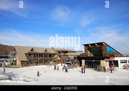 Das Hauptgebäude des Mont-Orford Ski Resort. Mont-Orford. Orford. Quebec Kanada Stockfoto