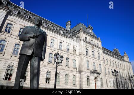 Die Statue von Maurice Duplessis 16 Premier der Provinz Quebec vor dem Parlament von Quebec Quebec City. der Provinz Quebec Kanada Stockfoto