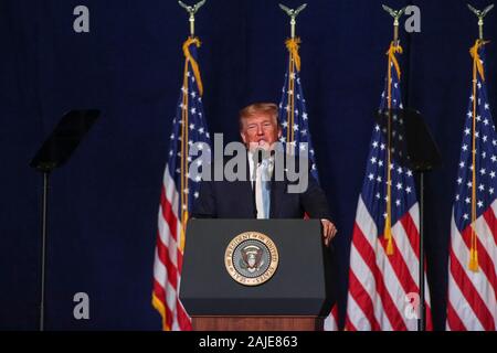 Miami, USA. 04 Jan, 2020. Präsident Trump Adressen der Kongregation im El Rey Jesus Kirche. Präsident Donald Trump hält eine Evangelikale für Trumpf' Rally im El Rey Jesus megachurch in South Miami bis Unterstützung unter seine evangelische Basis in die Taste swing state Florida zu zeigen. Credit: SOPA Images Limited/Alamy leben Nachrichten Stockfoto