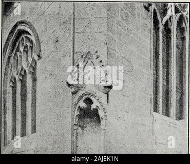 Transaktionen des Bristol und Gloucestershire Archäologischen Gesellschaft. F.J.Hirst, Foto. WRINGTON KIRCHE VON SÜDOSTEN. WRINGTON. und dann wieder durch das Dorf von Tecumseh sie Der southof Cadbury Hill, wo es ein kleines Camp (es gibt drei Cadburycamps in Somerset) übergeben, und unter den hohen Boden Wrington fort,. auf dem Weg, eine wirklich schöne Aussicht auf den westlichen Endpunkt der Mendip. Es erstreckt sich über ungefähr 14 Meilen, von Schwarzen, die höchste pointof Mendip im Osten, durch die schwankenden nach unten und Haken auf die clumpof Tannen auf bleadon Hill, und dann auf Stockfoto