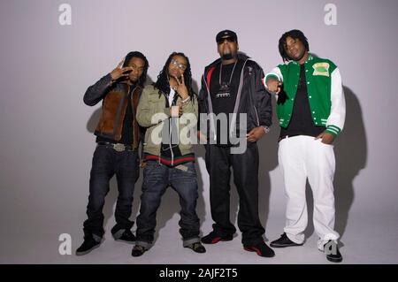 (L-R) Gast, Lil Playboii, Miami Mike und großen Haube Chef am Set Portrait an JBar ft. Soulja Boy "Aze' Musik Video am 5. März 2010 in Atlanta, Georgia. Stockfoto