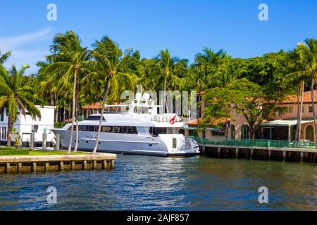 Kanäle und Waterfront Häuser entlang New River von Fort Lauderdale. Stockfoto