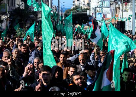 Januar 3, 2020: Gaza, Palästina. 03. Januar 2020. Die Islamische Widerstandsbewegung Hamas hält eine Kundgebung in Gaza Stadt zur Unterstützung der Jerusalemer Al-Aqsa Moschee. Die Rallye war ein Protest gegen die 2018 Umzug der US-Botschaft durch die Trumpf-Verwaltung von Tel Aviv nach Jerusalem. Die Al-Aksa-Moschee in Jerusalem liegt, ist die dritte heiligsten Ort des Islam nach Mekka und Medina. Spannungen sind hoch an der Stelle, die den israelisch-palästinensischen Konflikt wurde. Da die Juden glauben, dass der Heilige Tempel Salomos unterhalb der Moschee befindet, sind Sie auf dem premi erlaubt Stockfoto