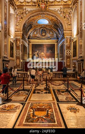 Das Oratorium mit Caravaggio Gemälde "Enthauptung Johannes des Täufers" in St. John's Co-Cathedral in Valletta, Malta Stockfoto