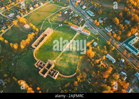 Ruzhany, Region Brest, Belarus. Skyline Skyline im Herbst sonnigen Abend. Vogelperspektive von Ruzhany Palace. Berühmte Beliebte historische Sehenswürdigkeit. Stockfoto